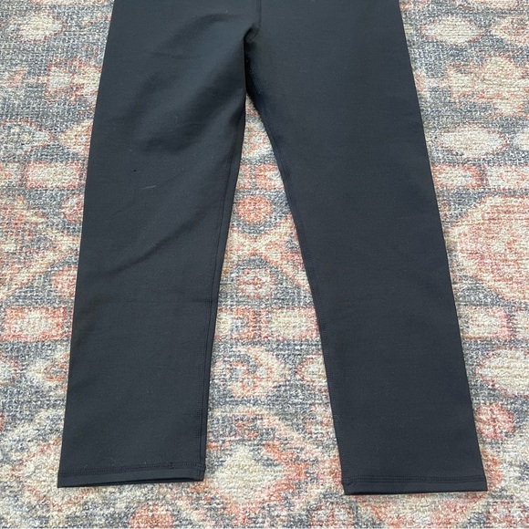 Fabletics black cropped capri active leggings - Picture 5 of 9